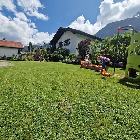 Gästehaus Schoeneweiß Ehrwald Exterior foto